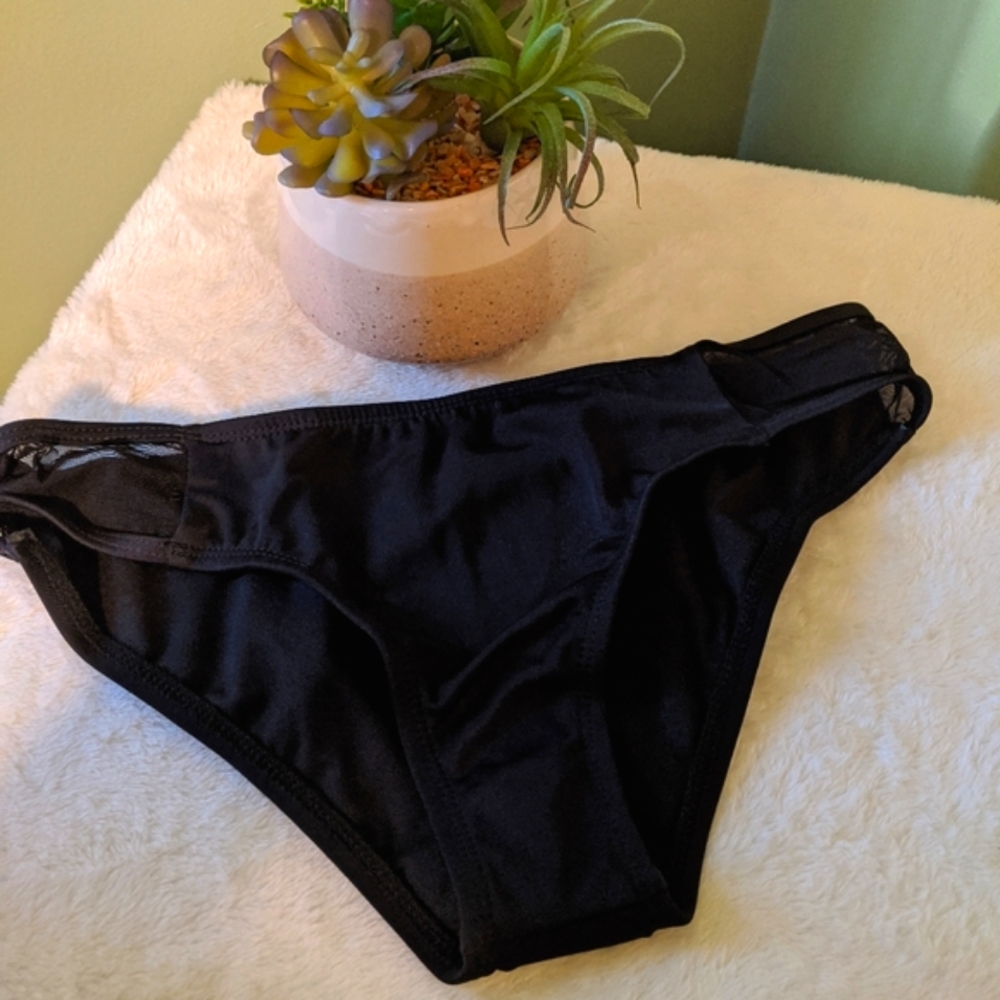 🆕 Sheer Sided Black Bikini Bottoms / Small